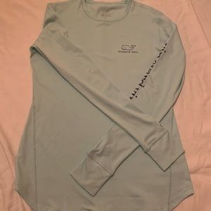 Vineyard Vines women’s performance long sleeve t-shirt